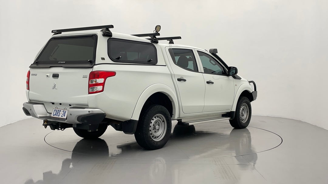 Right Back Diagonal (45- Degree) View