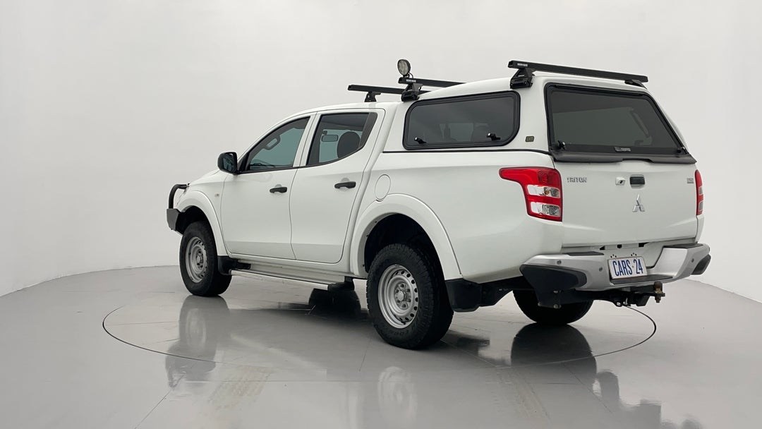 Left Back Diagonal (45- Degree) View