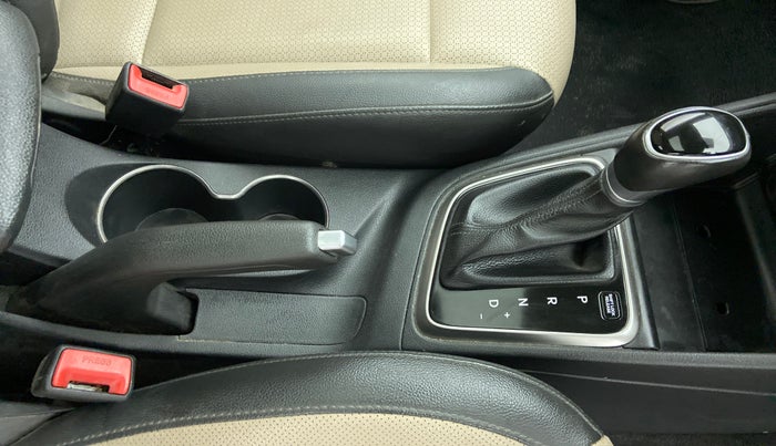 2019 Hyundai Verna 1.6 SX VTVT AT (O), Petrol, Automatic, 41,374 km, Gear Lever