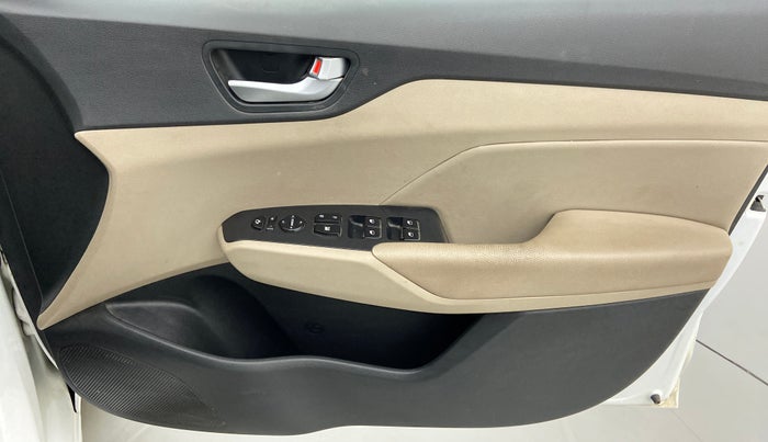 2019 Hyundai Verna 1.6 SX VTVT AT (O), Petrol, Automatic, 41,374 km, Driver Side Door Panels Control