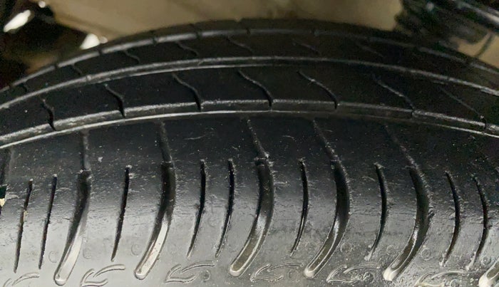 2020 Maruti S PRESSO VXI CNG, CNG, Manual, 68,657 km, Left Front Tyre Tread