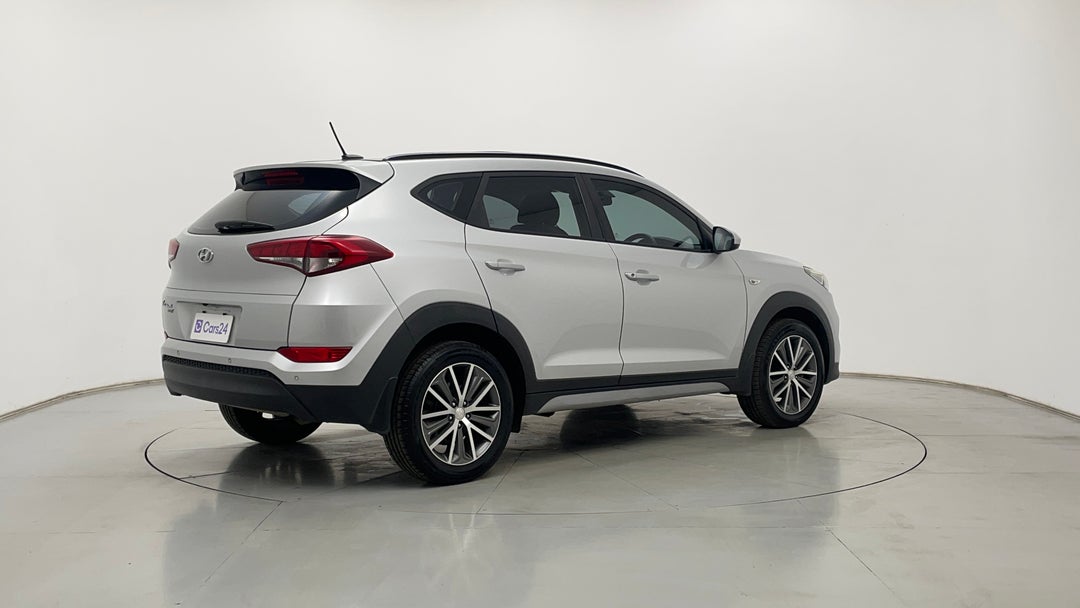 Right Back Diagonal (45- Degree) View