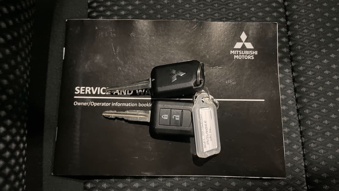2021 Mitsubishi Outlander Es 7 Seat (2WD), Automatic, 96241 km, Key Close-up