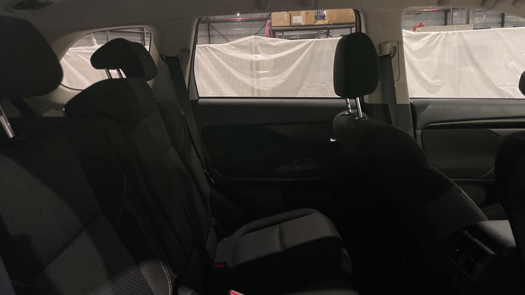 2021 Mitsubishi Outlander Es 7 Seat (2WD), Automatic, 96241 km, Right Side Rear Door Cabin View