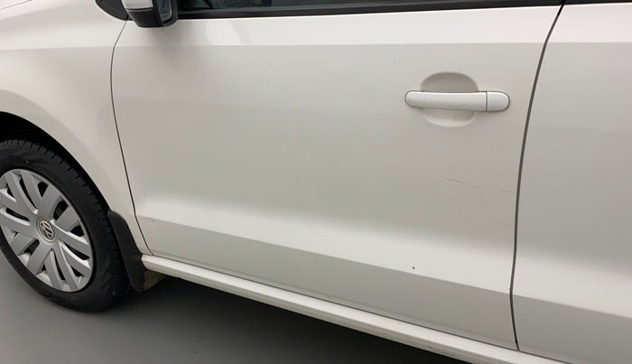 2016 Volkswagen Polo COMFORTLINE 1.2L, Petrol, Manual, 50,695 km, Front passenger door - Slight discoloration
