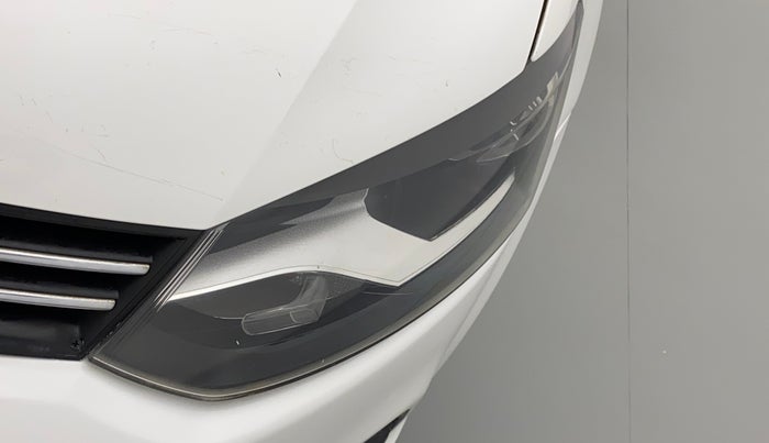 2016 Volkswagen Polo COMFORTLINE 1.2L, Petrol, Manual, 50,695 km, Left headlight - Minor scratches