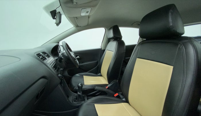 2016 Volkswagen Polo COMFORTLINE 1.2L, Petrol, Manual, 50,695 km, Right Side Front Door Cabin