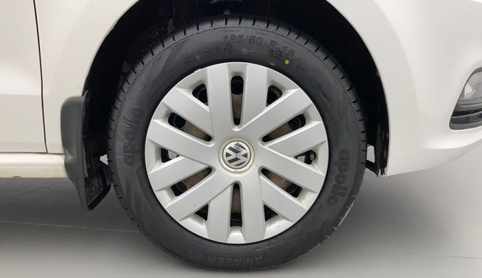 2016 Volkswagen Polo COMFORTLINE 1.2L, Petrol, Manual, 50,695 km, Right Front Wheel