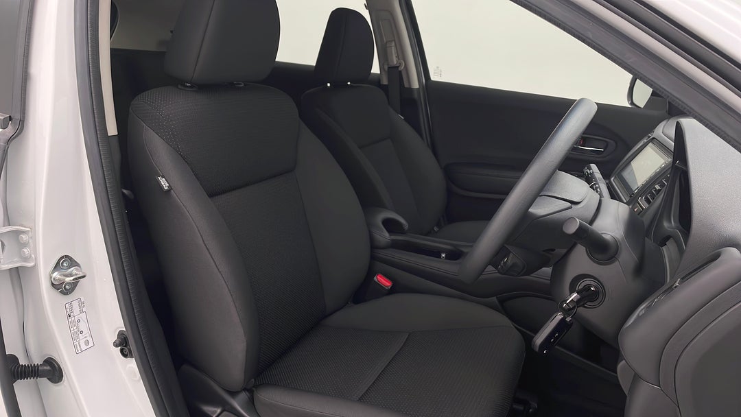 2021 Honda HR-V Vti, Automatic, 26621 km, Right Side Front Door Cabin View
