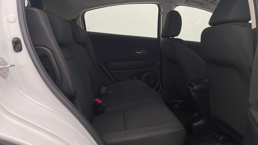 2021 Honda HR-V Vti, Automatic, 26621 km, Right Side Rear Door Cabin View