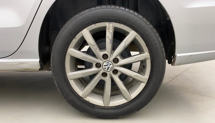 2017 Volkswagen Vento HIGHLINE PETROL AT, Petrol, Automatic, 64,727 km, Left Rear Wheel