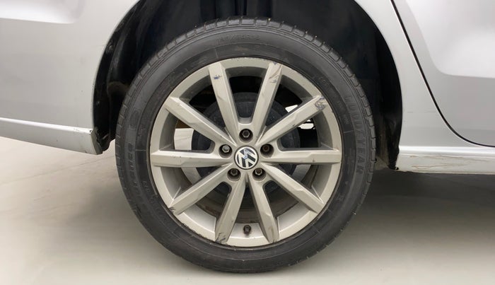 2017 Volkswagen Vento HIGHLINE PETROL AT, Petrol, Automatic, 64,727 km, Right Rear Wheel