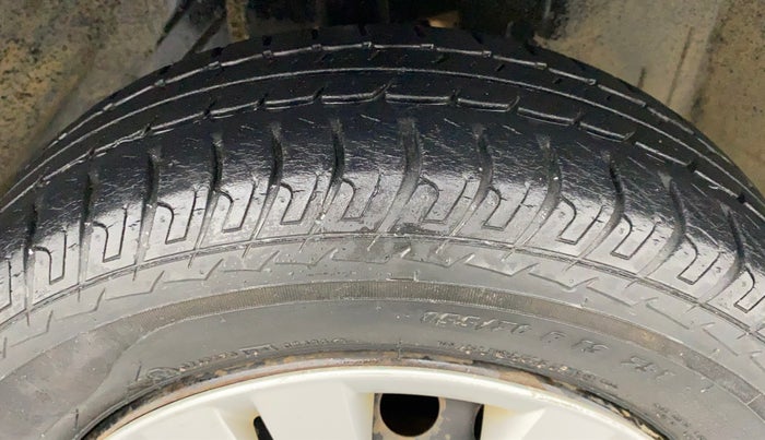 2017 Datsun Go T, Petrol, Manual, 22,472 km, Right Front Tyre Tread