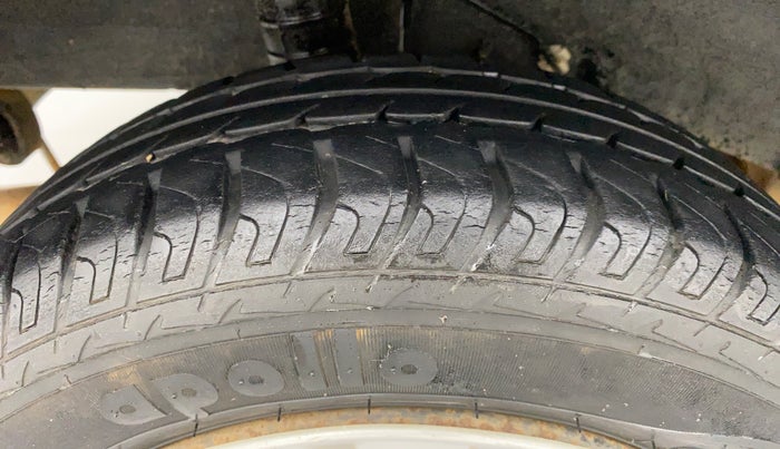 2017 Datsun Go T, Petrol, Manual, 22,472 km, Right Rear Tyre Tread
