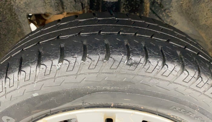 2017 Datsun Go T, Petrol, Manual, 22,472 km, Left Front Tyre Tread