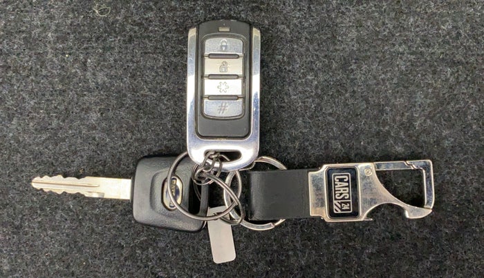 2017 Datsun Go T, Petrol, Manual, 22,472 km, Key Close Up
