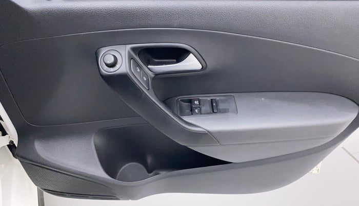 2020 Volkswagen Polo COMFORTLINE PLUS 1.0L MPI, Petrol, Manual, 17,151 km, Driver Side Door Panels Control