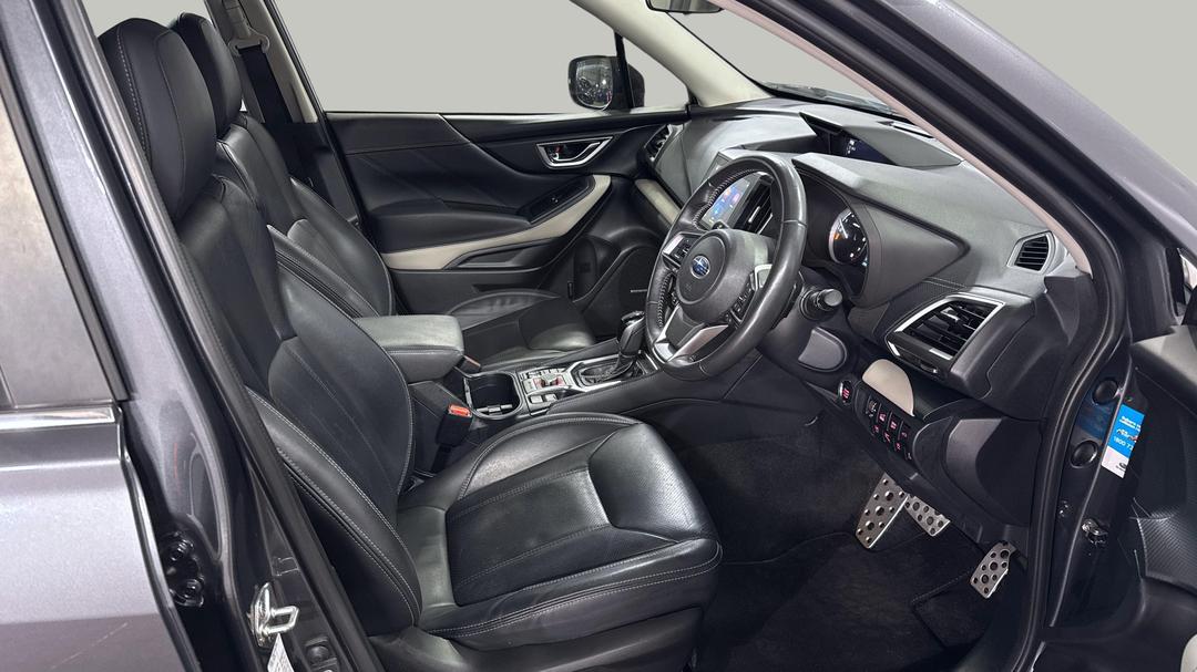 2022 Subaru Forester 2.5i-s (AWD), Automatic, 45335 km, Right Side Front Door Cabin View