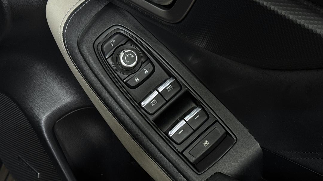 2022 Subaru Forester 2.5i-s (AWD), Automatic, 45335 km, Drivers Side Door Panel Controls