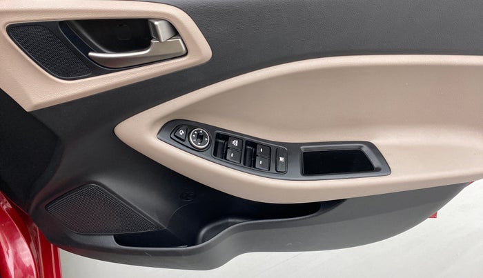 2018 Hyundai Elite i20 SPORTZ 1.2, Petrol, Manual, 13,742 km, Driver Side Door Panels Control