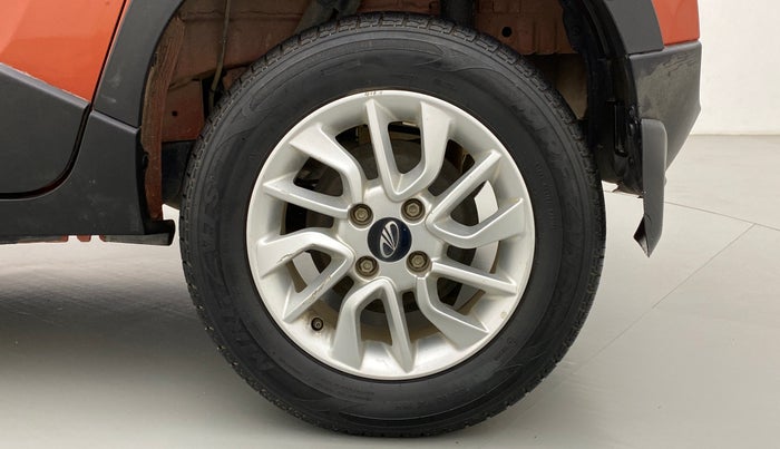2016 Mahindra Kuv100 K8 6 STR, Petrol, Manual, 27,191 km, Left Rear Wheel