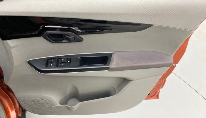 2016 Mahindra Kuv100 K8 6 STR, Petrol, Manual, 27,191 km, Driver Side Door Panels Control