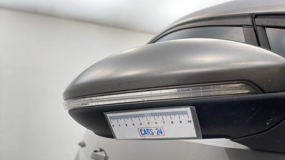 Side Mirrors Housing RHS Scratch