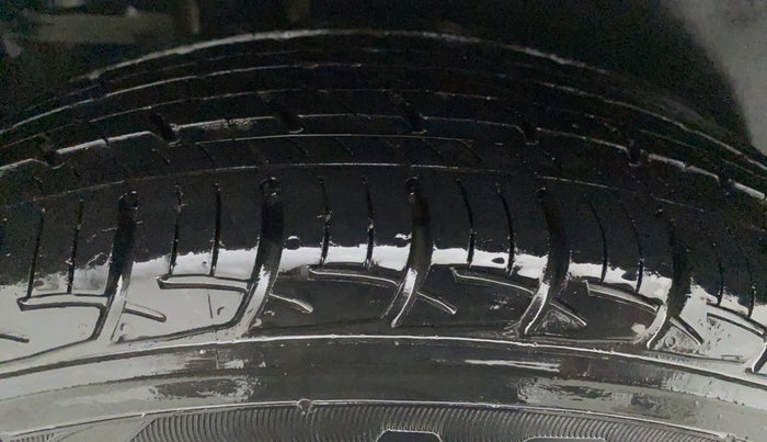 2017 Maruti Ertiga VDI SHVS, Diesel, Manual, 20,569 km, Right Front Tyre Tread