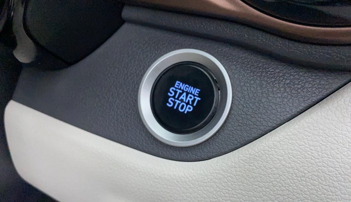 2023 Hyundai AURA SX 1.2 CNG, CNG, Manual, 5,674 km, Keyless Start/ Stop Button