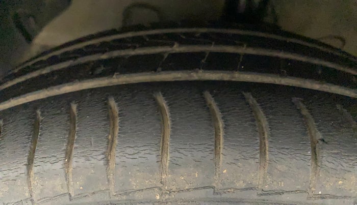 2019 Hyundai NEW SANTRO SPORTZ CNG, CNG, Manual, 37,211 km, Left Front Tyre Tread