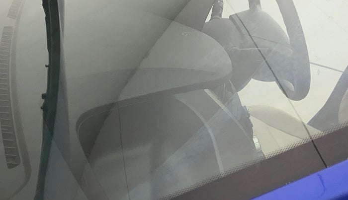 2018 Hyundai Eon ERA +, Petrol, Manual, 38,232 km, Front windshield - Minor spot on windshield