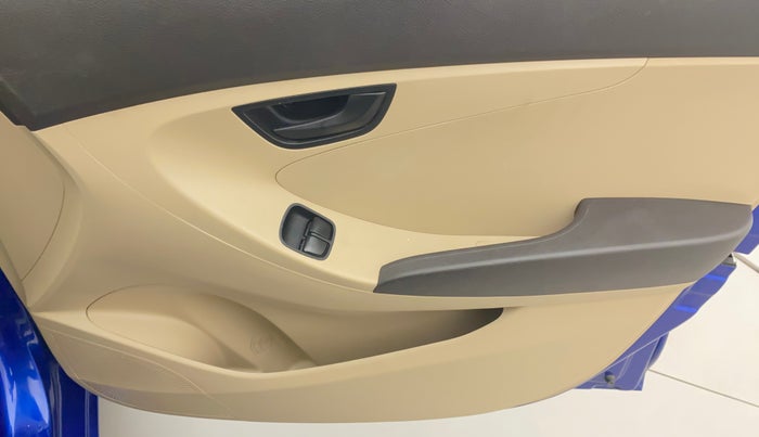 2018 Hyundai Eon ERA +, Petrol, Manual, 38,232 km, Driver Side Door Panels Control