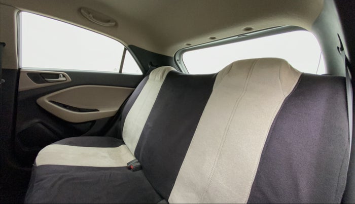 2016 Hyundai Elite i20 MAGNA 1.2, Petrol, Manual, 73,799 km, Right Side Rear Door Cabin