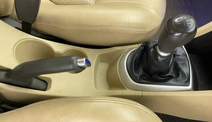2013 Hyundai Verna FLUIDIC 1.6 SX VTVT, Petrol, Manual, 28,757 km, Gear Lever