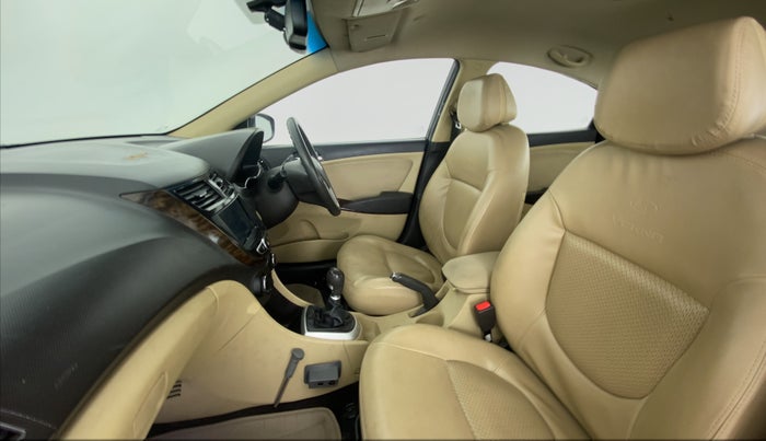 2013 Hyundai Verna FLUIDIC 1.6 SX VTVT, Petrol, Manual, 28,757 km, Right Side Front Door Cabin