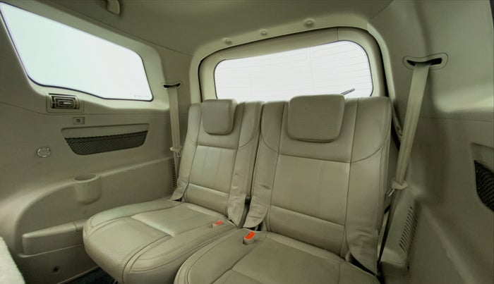 2015 Mahindra XUV500 W10 FWD, Diesel, Manual, 44,065 km, Third Seat Row ( optional )