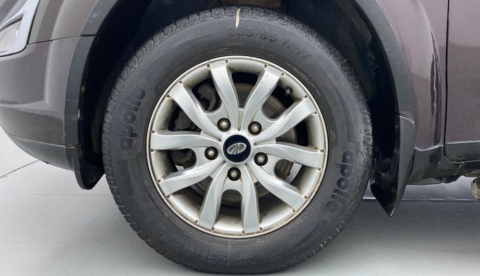 2015 Mahindra XUV500 W10 FWD, Diesel, Manual, 44,065 km, Left Front Wheel