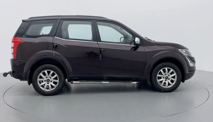 2015 Mahindra XUV500 W10 FWD, Diesel, Manual, 44,065 km, Right Side View