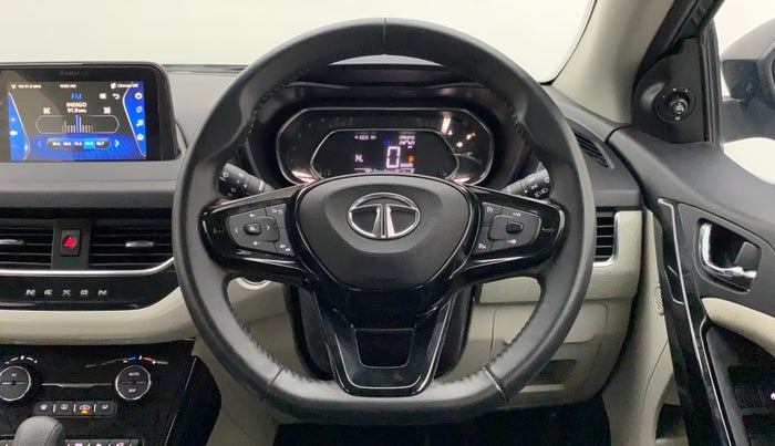 2022 Tata NEXON XZA PLUS (O) DIESEL DUAL TONE, Diesel, Automatic, 24,510 km, Steering Wheel Close Up
