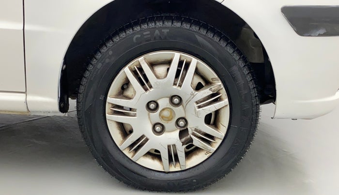 2014 Hyundai Santro Xing GL PLUS, Petrol, Manual, 39,876 km, Right Front Wheel