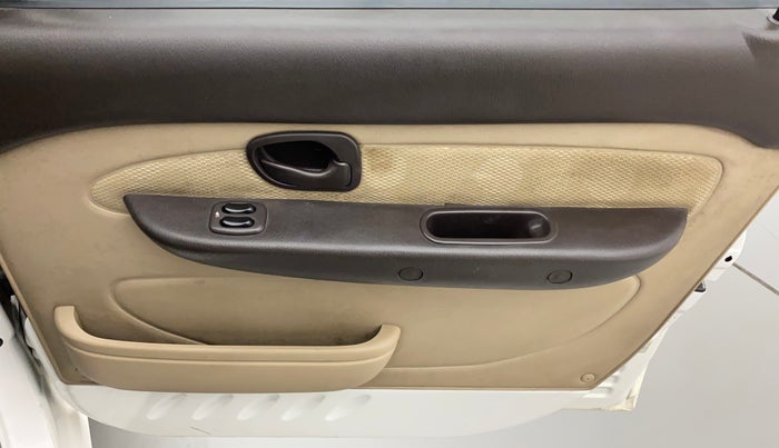 2014 Hyundai Santro Xing GL PLUS, Petrol, Manual, 39,876 km, Driver Side Door Panels Control
