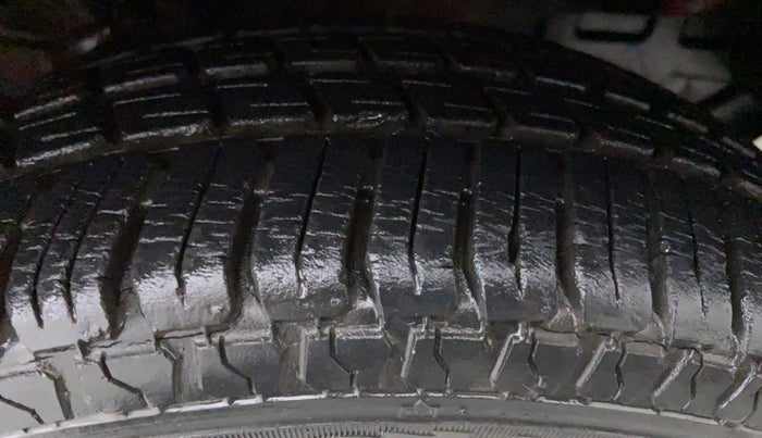 2013 Hyundai Santro Xing GL PLUS, Petrol, Manual, 5,151 km, Left Front Tyre Tread