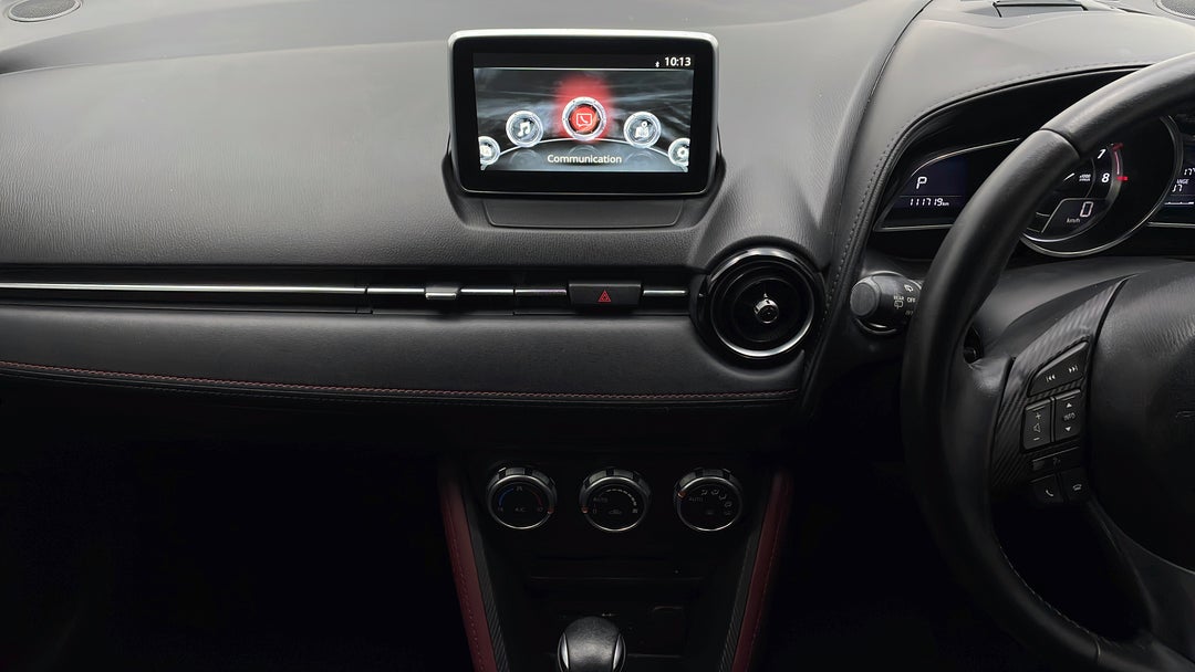 2015 Mazda CX-3 Akari (fwd), Automatic, 111719 km, Center Console