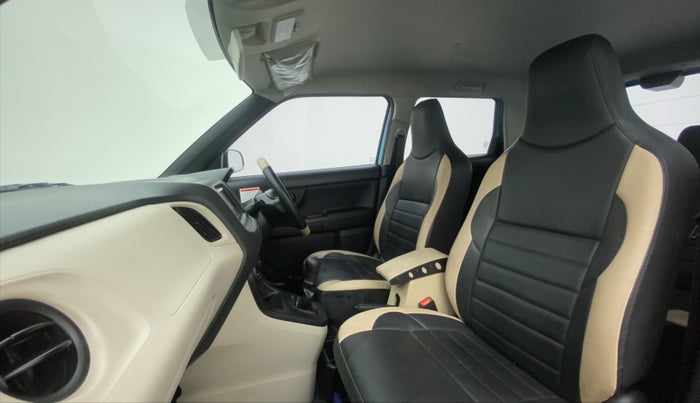 2021 Maruti New Wagon-R LXI CNG 1.0, CNG, Manual, 18,457 km, Right Side Front Door Cabin