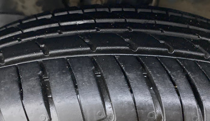 2021 Maruti New Wagon-R LXI CNG 1.0, CNG, Manual, 18,457 km, Left Front Tyre Tread