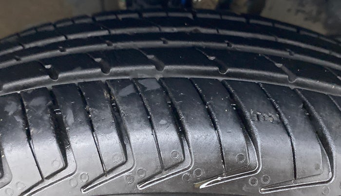 2021 Maruti New Wagon-R LXI CNG 1.0, CNG, Manual, 18,457 km, Right Front Tyre Tread