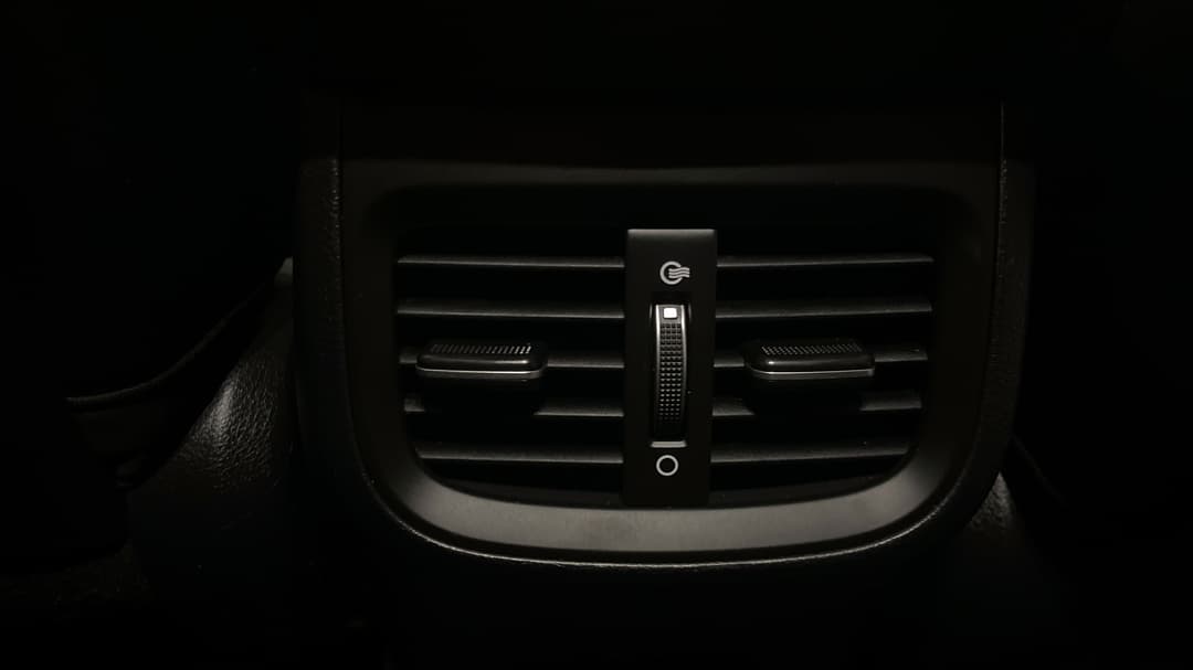 2024 Kia Cerato Gt, Automatic, 7617 km, Rear A/C Vent