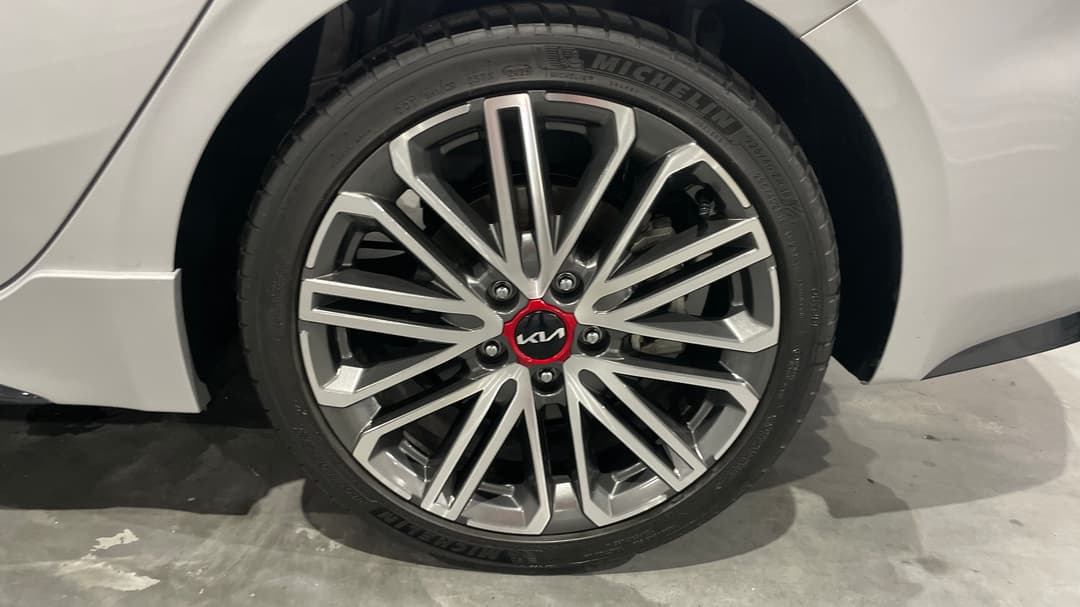 2024 Kia Cerato Gt, Automatic, 7617 km, Left Rear Wheel