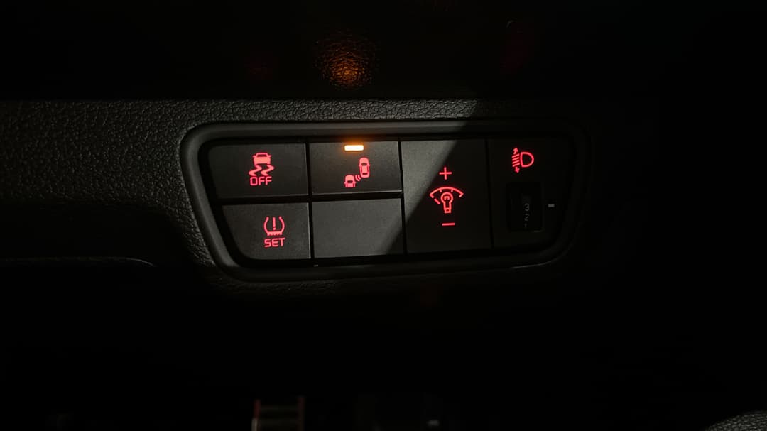 2024 Kia Cerato Gt, Automatic, 7617 km, Utility Switches/Buttons