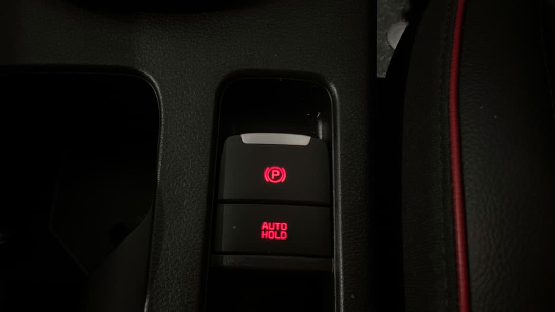 2024 Kia Cerato Gt, Automatic, 7617 km, Handbrake